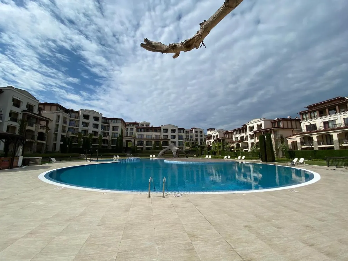 One Bedroom Apartment With Sea View In Complex Gl On Kavatsi Beach Sozopol